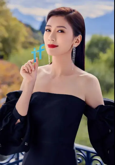 gia-tinh-van-va-bi-quyet-giu-dang-han-che-duong-sua-aknekit-cho-da-dau